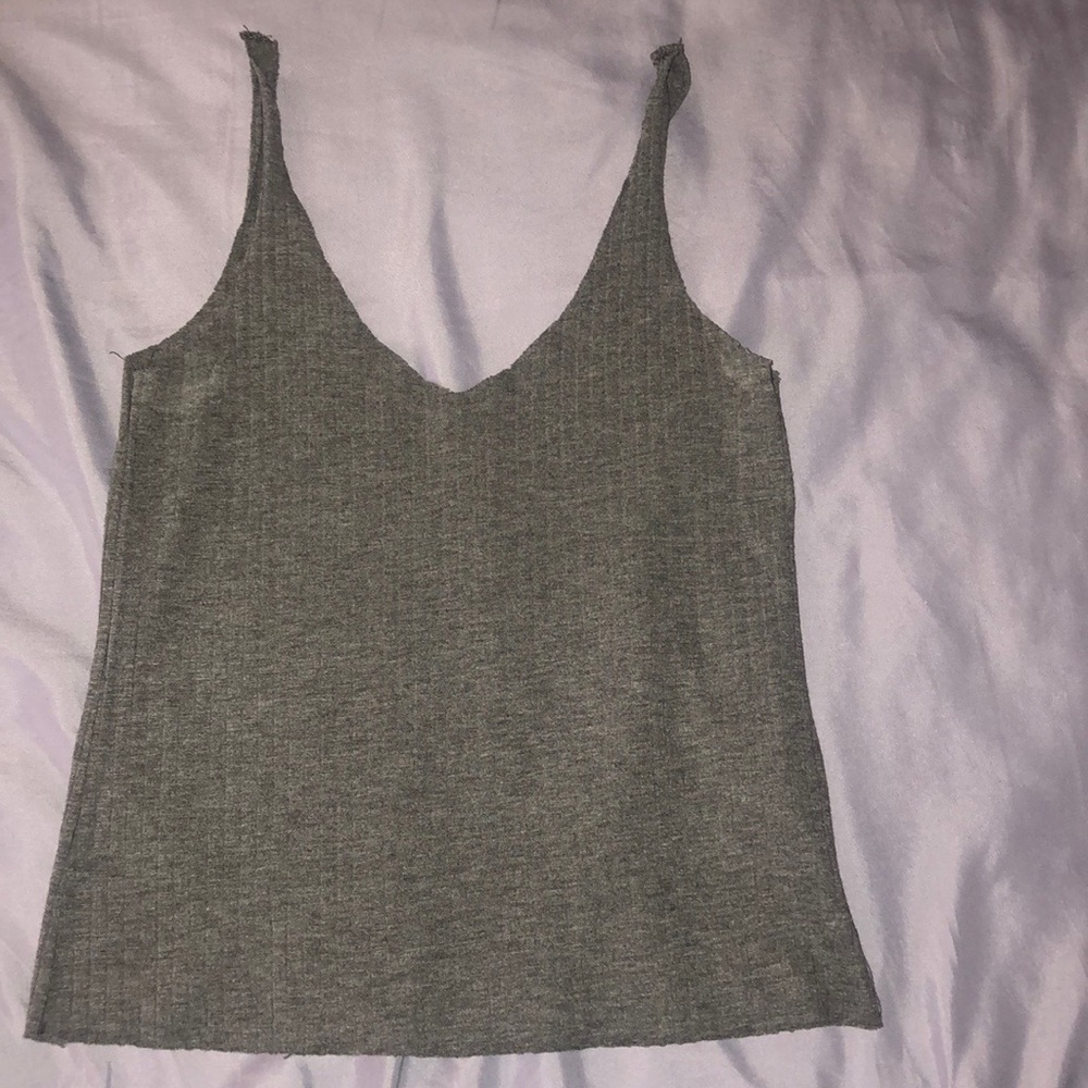 gray tank top